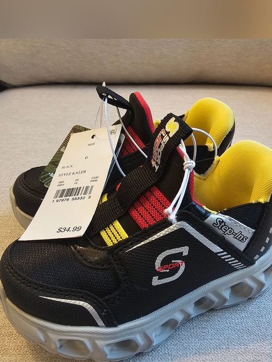 Skechers Other - NWT Skechers Toddler Light Up Sneakers- Size 6